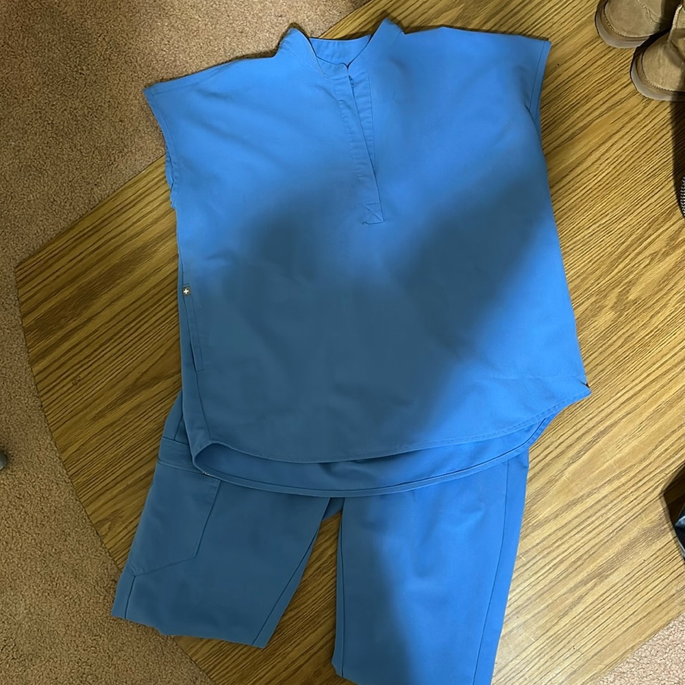 Figs Technical Collection Scrubs M